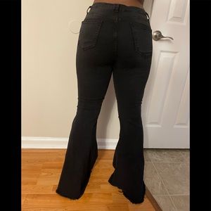 Black Bell bottom pants 🔔